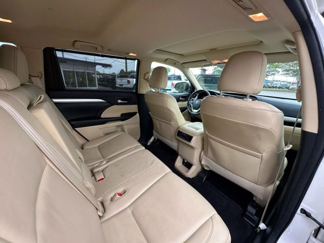 Vehicle image 29 of 55