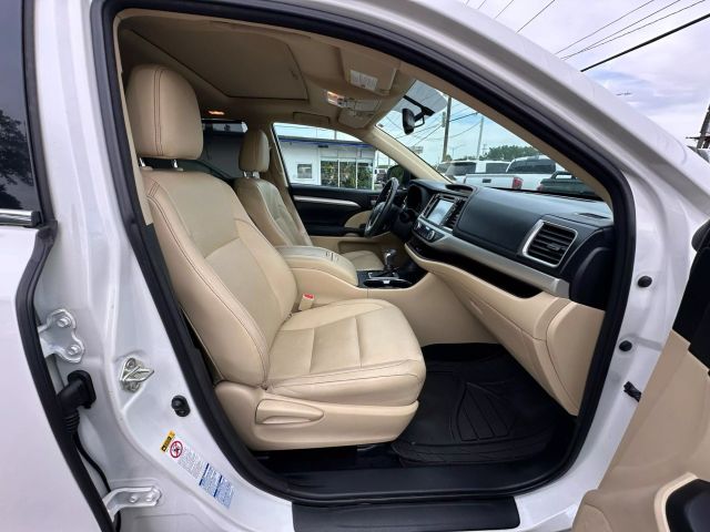 Vehicle image 24 of 55