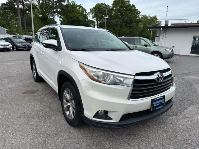 Vehicle image 4 of 55