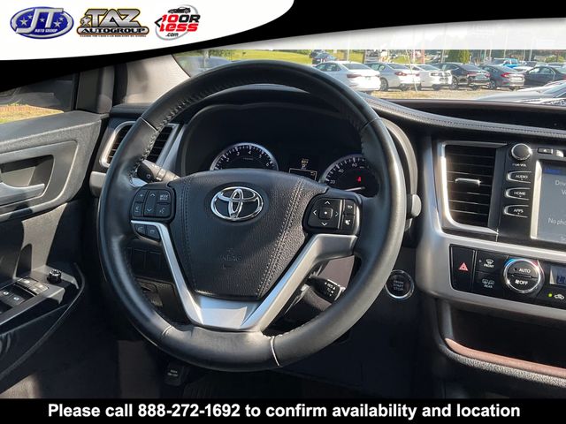 Vehicle image 21 of 23