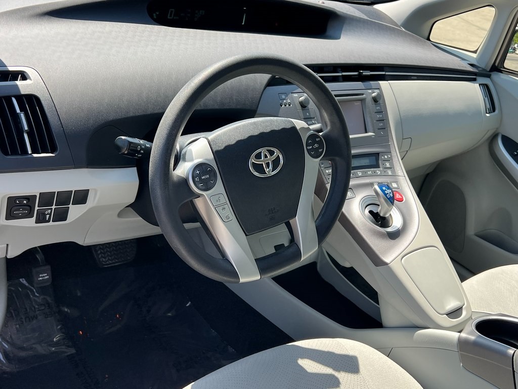 Vehicle image 12 of 24