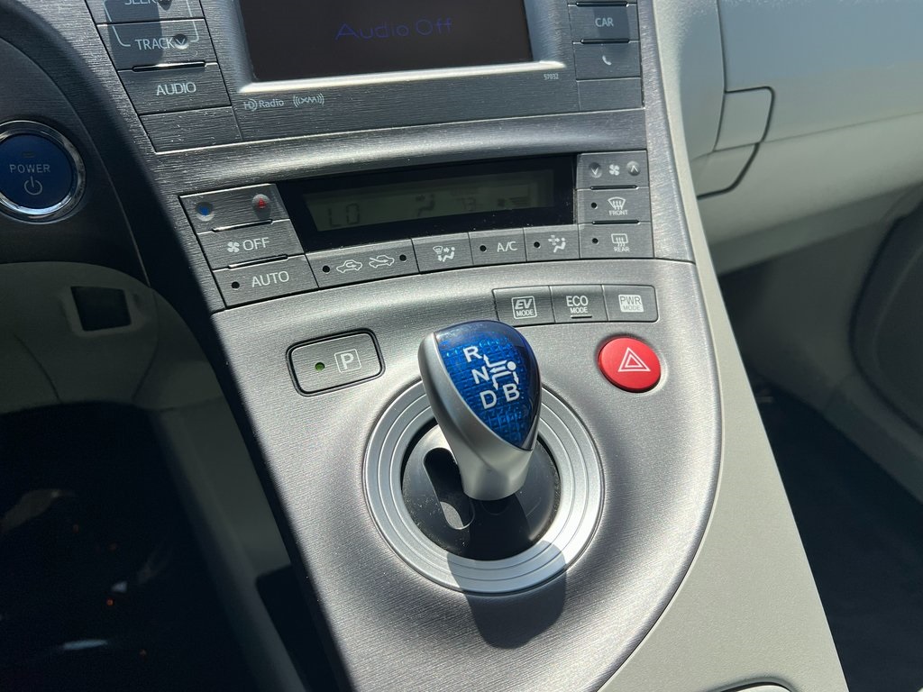 Vehicle image 18 of 24