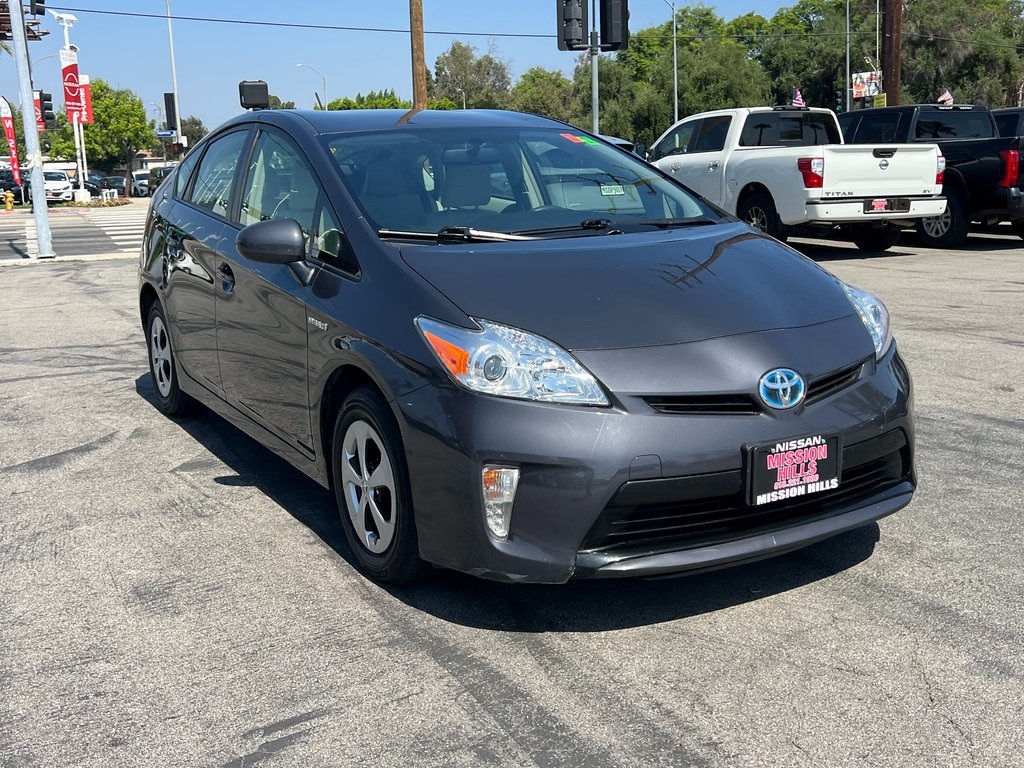 Vehicle image 4 of 24