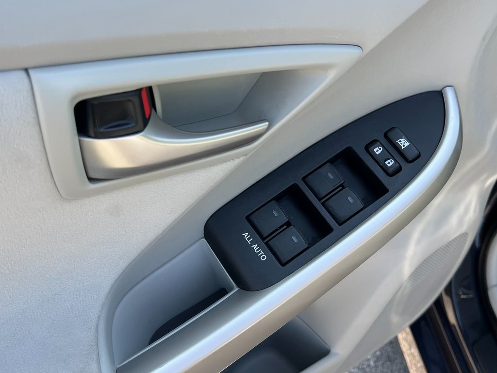 Vehicle image 20 of 24