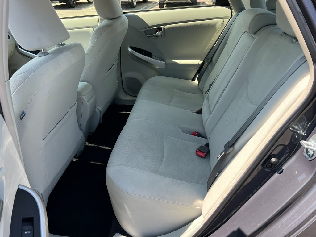 Vehicle image 11 of 24