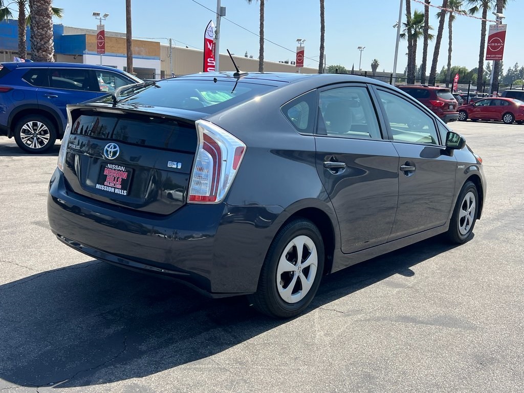 Vehicle image 6 of 24