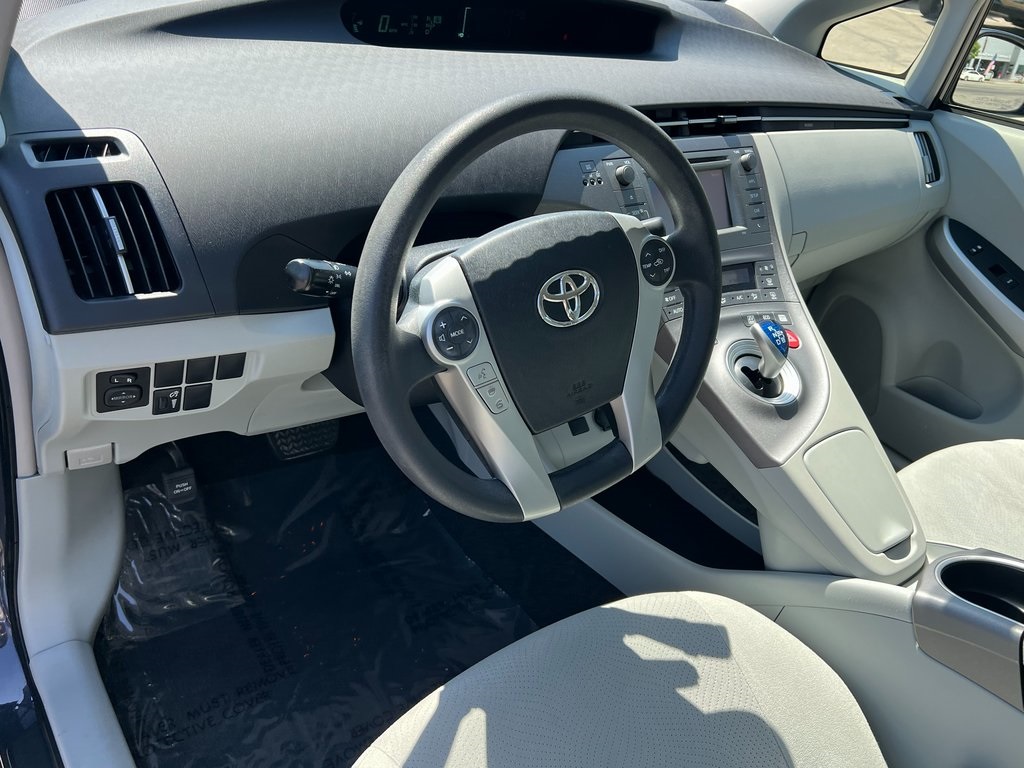 Vehicle image 13 of 24
