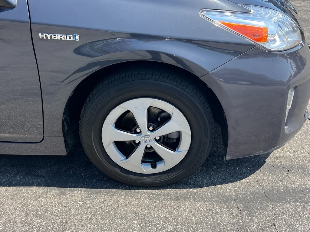 Vehicle image 10 of 24