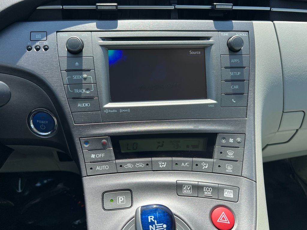 Vehicle image 17 of 24