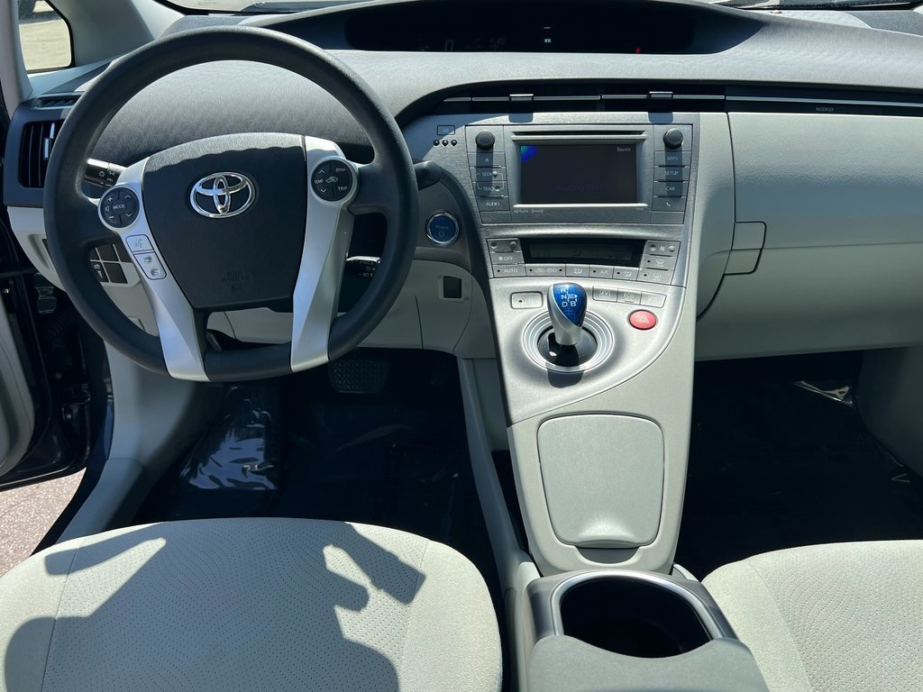 Vehicle image 14 of 24