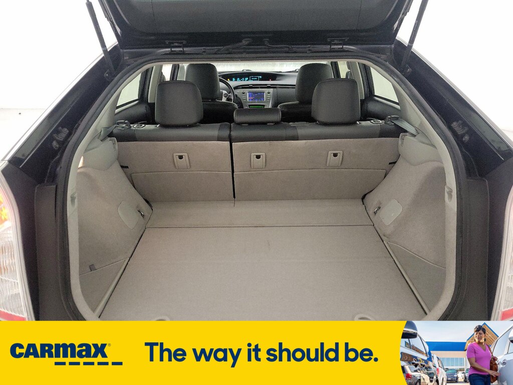 Vehicle image 24 of 26
