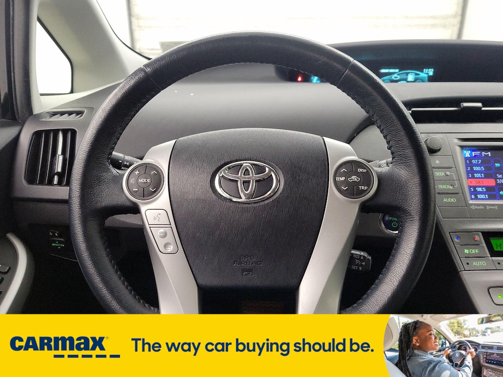 Vehicle image 13 of 26