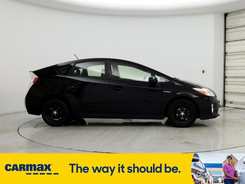 Vehicle image 4 of 26