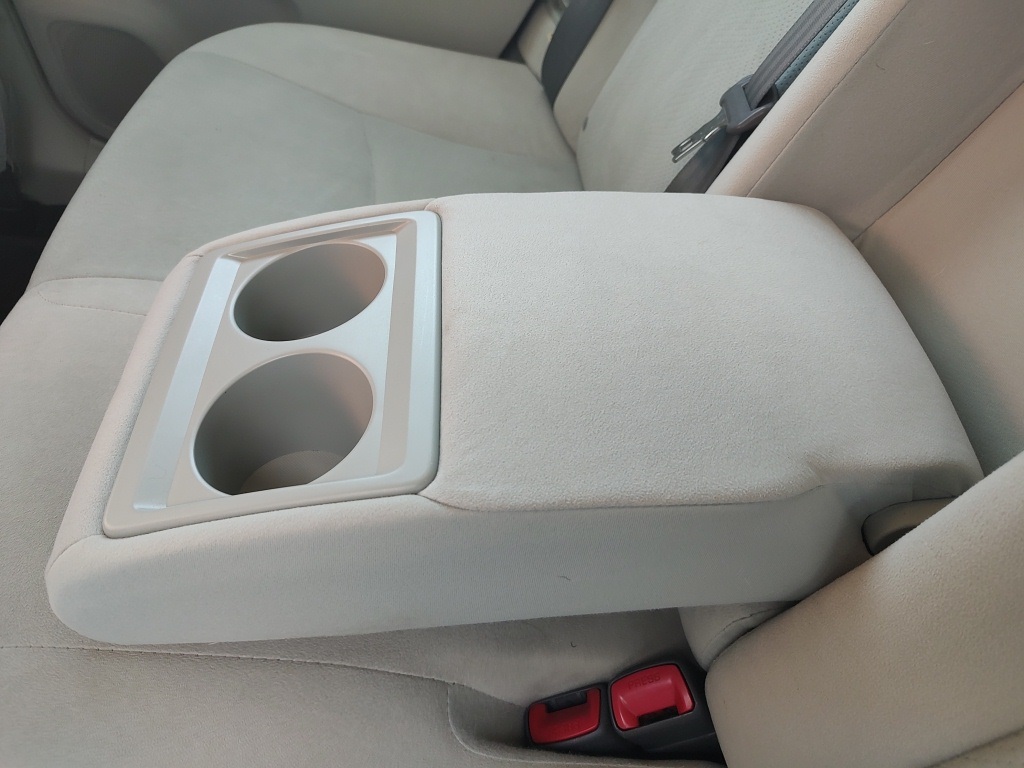 Vehicle image 20 of 34