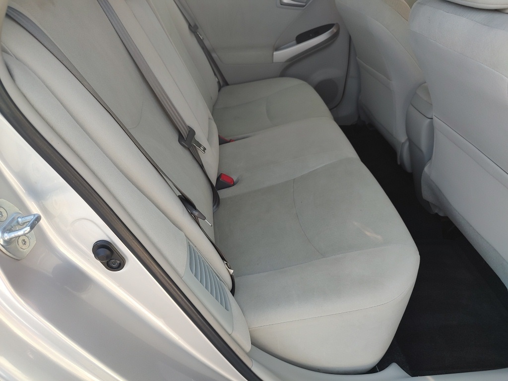Vehicle image 26 of 34