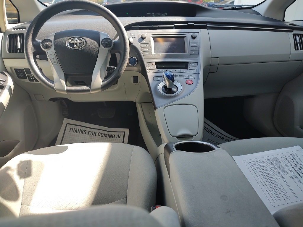 Vehicle image 10 of 34
