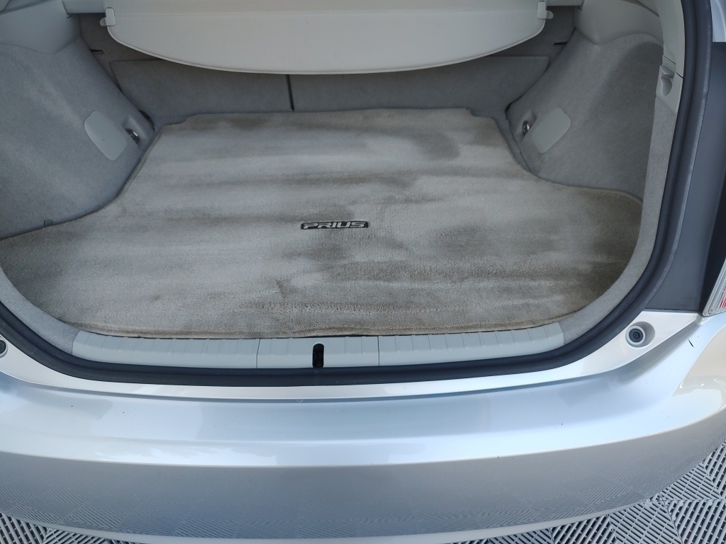 Vehicle image 33 of 34
