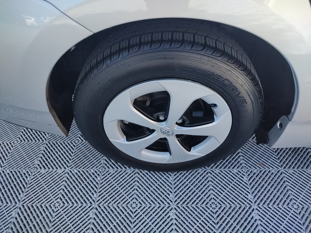 Vehicle image 24 of 34