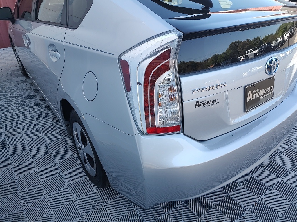 Vehicle image 23 of 34