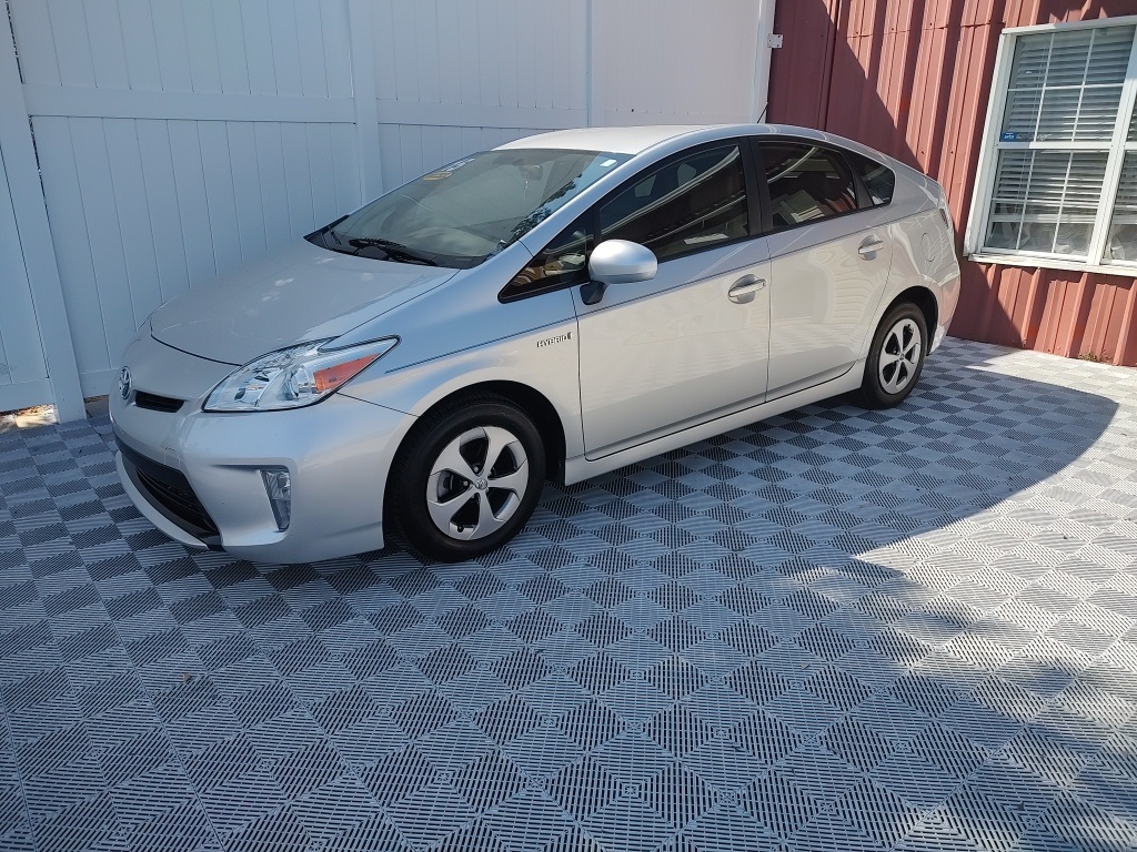 Vehicle image 2 of 34