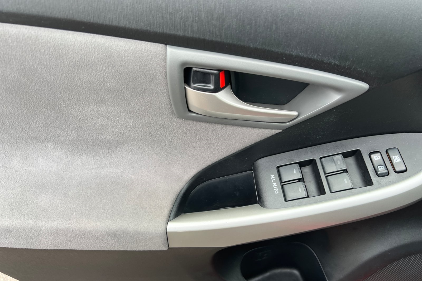 Vehicle image 11 of 38