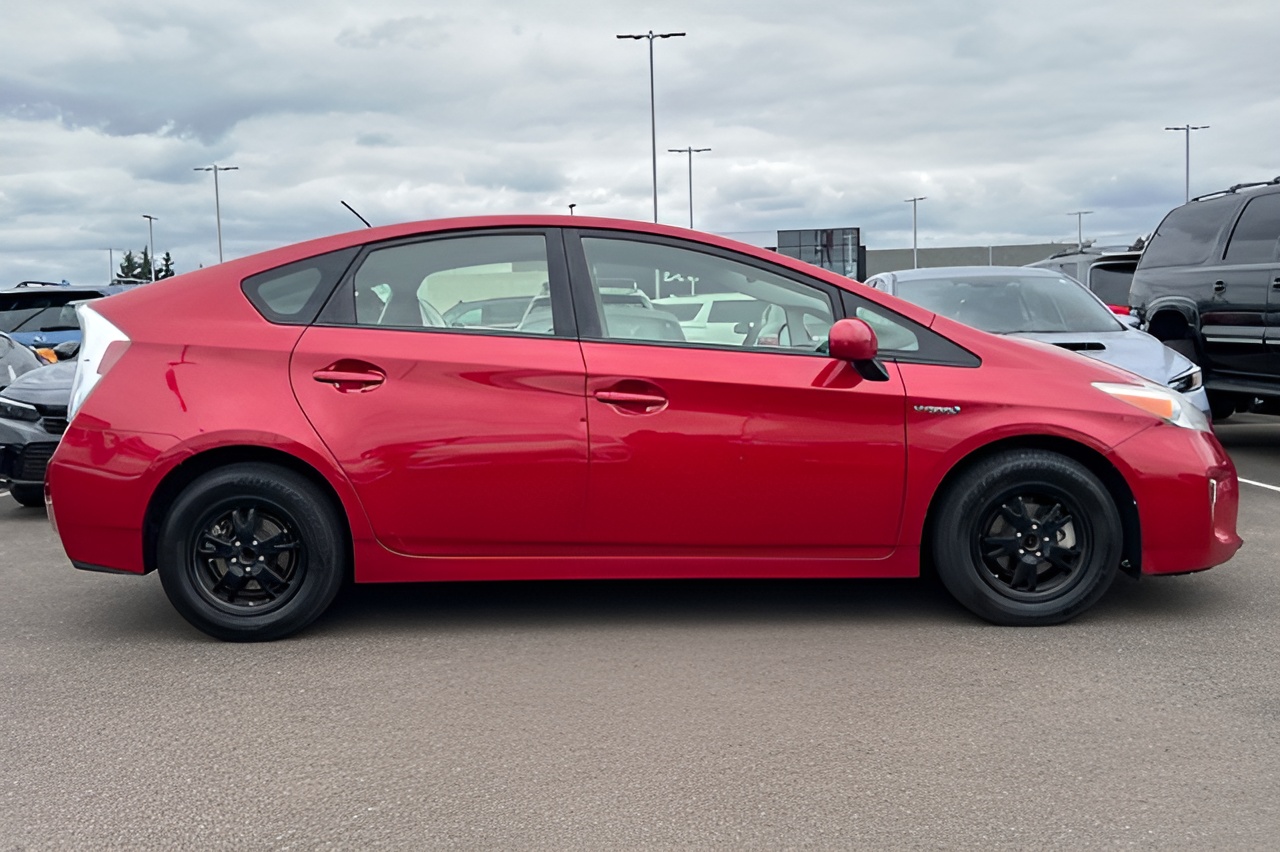 Vehicle image 34 of 38