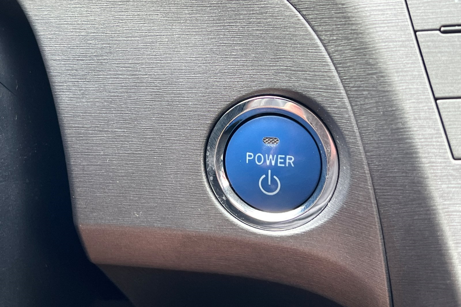 Vehicle image 22 of 38