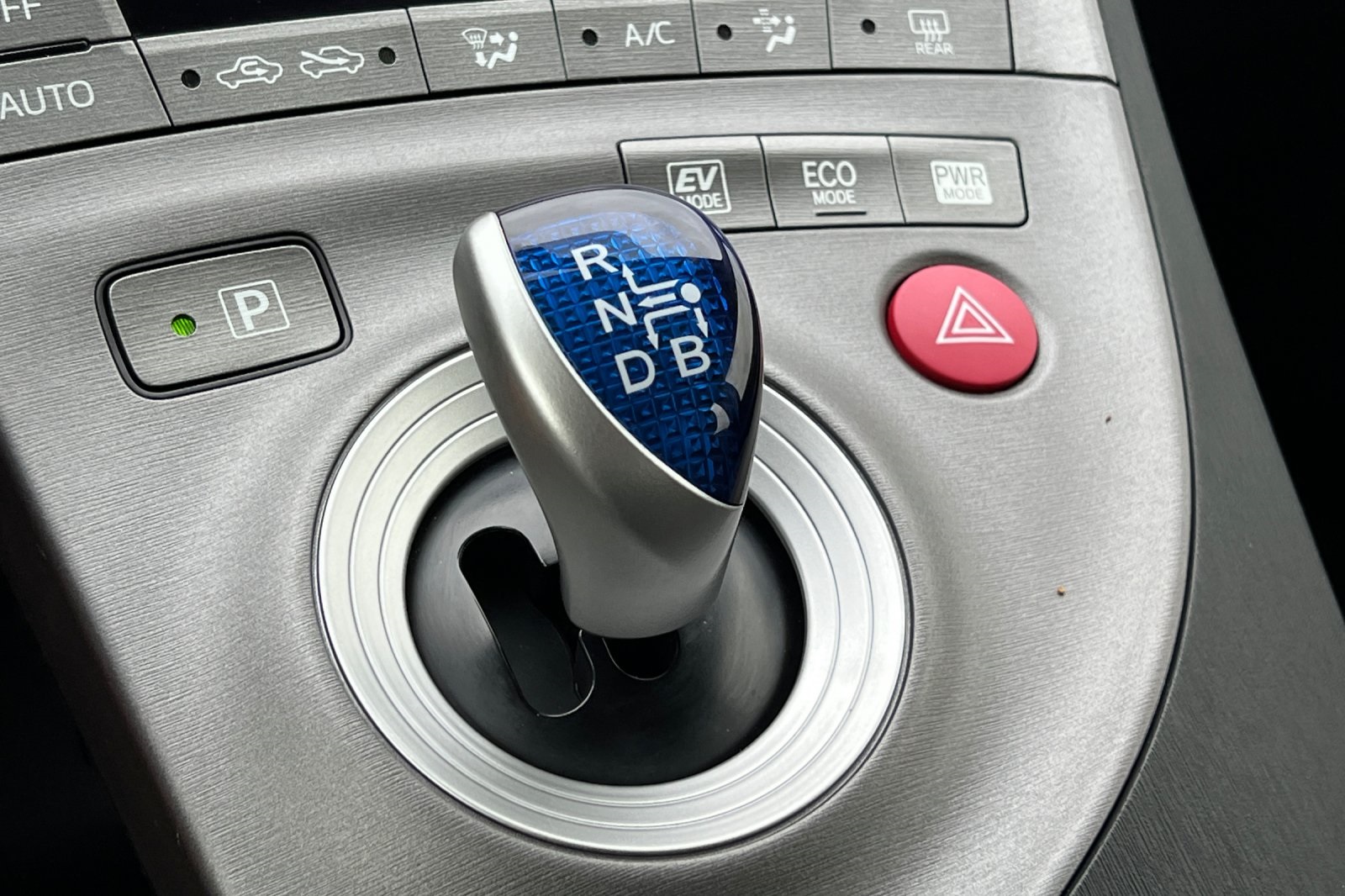 Vehicle image 21 of 38