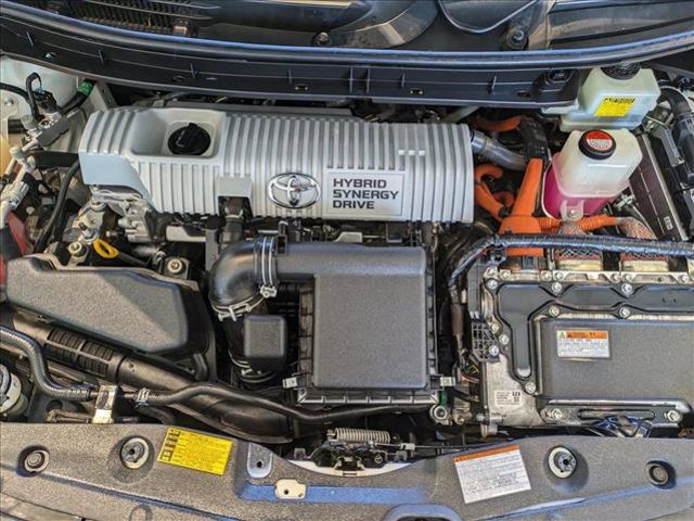 Vehicle image 21 of 23