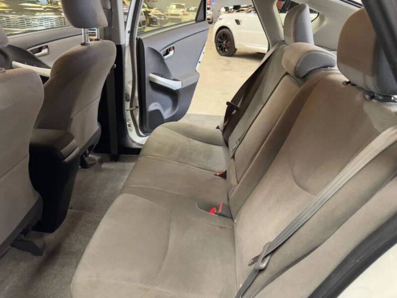 Vehicle image 42 of 58