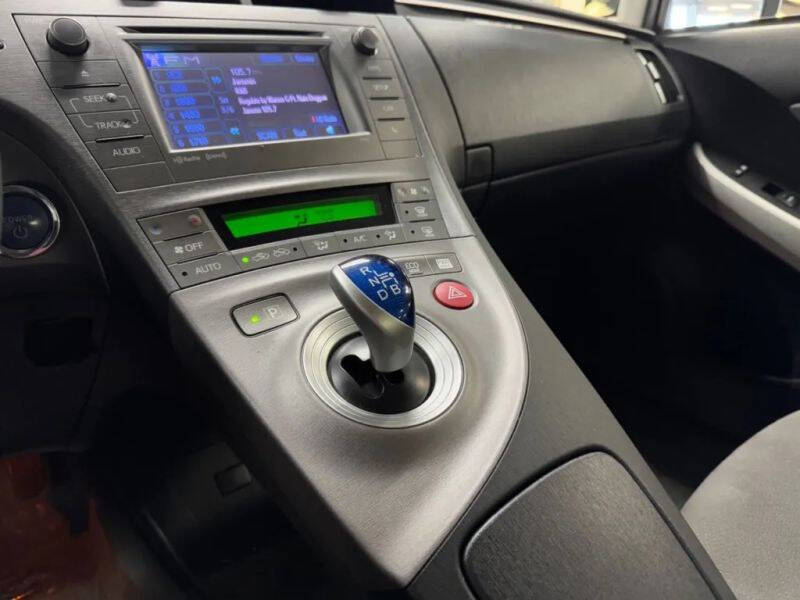Vehicle image 26 of 58