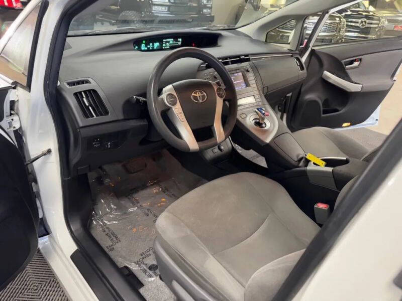 Vehicle image 36 of 58