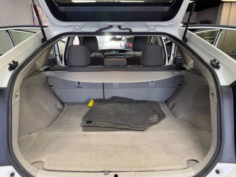 Vehicle image 46 of 58