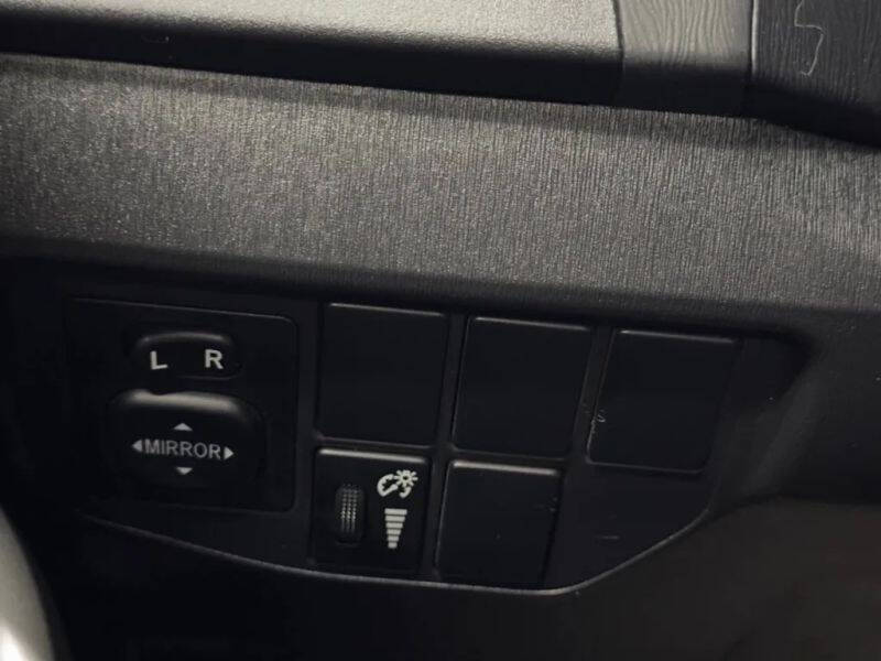 Vehicle image 29 of 58