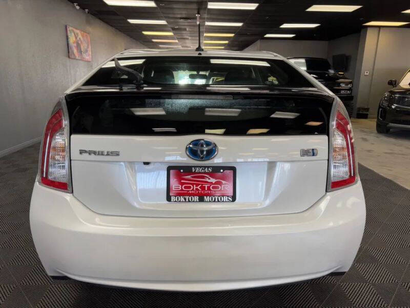 Vehicle image 17 of 58