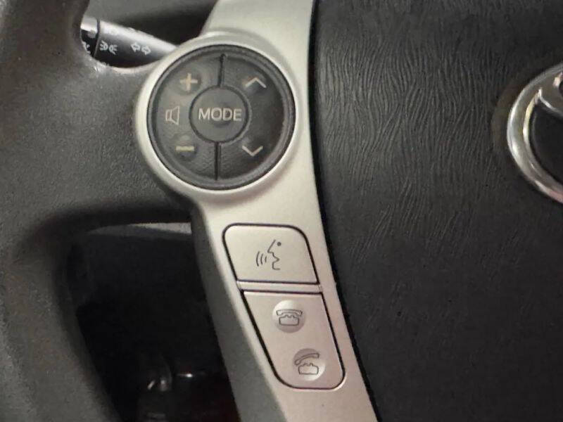 Vehicle image 27 of 58