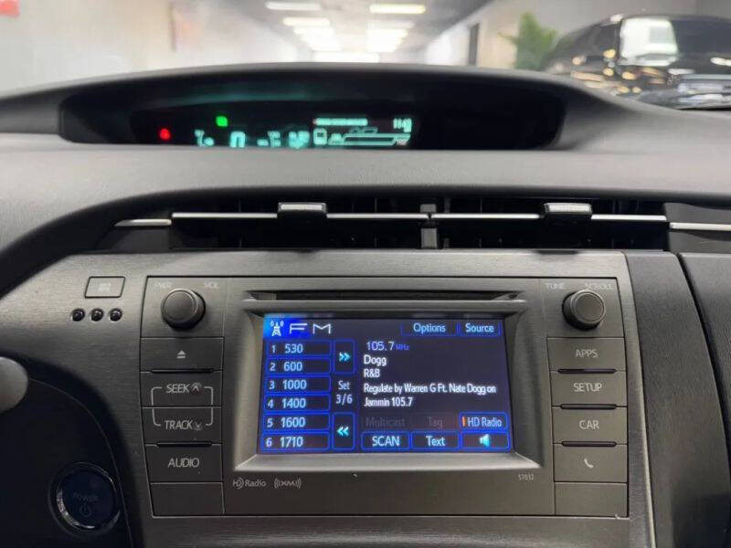 Vehicle image 23 of 58