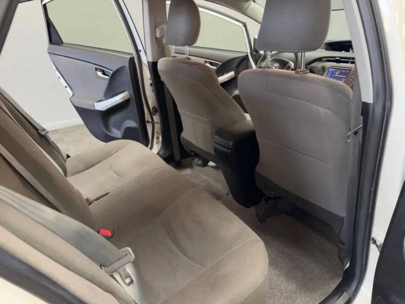 Vehicle image 51 of 58