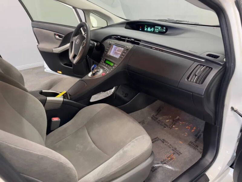 Vehicle image 57 of 58