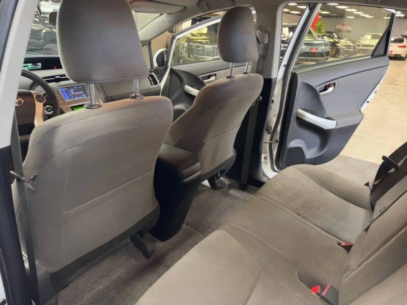 Vehicle image 41 of 58