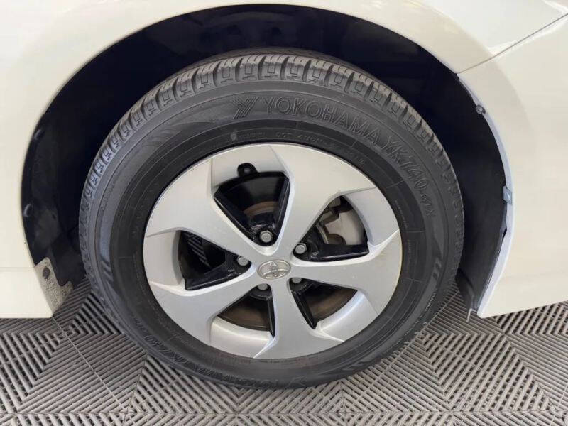 Vehicle image 18 of 58