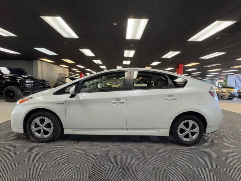 Vehicle image 15 of 58