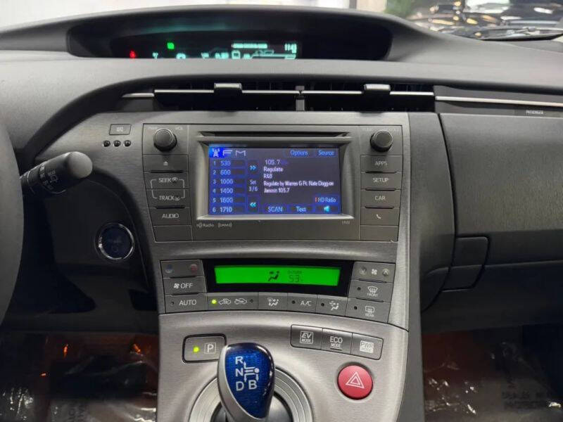 Vehicle image 24 of 58