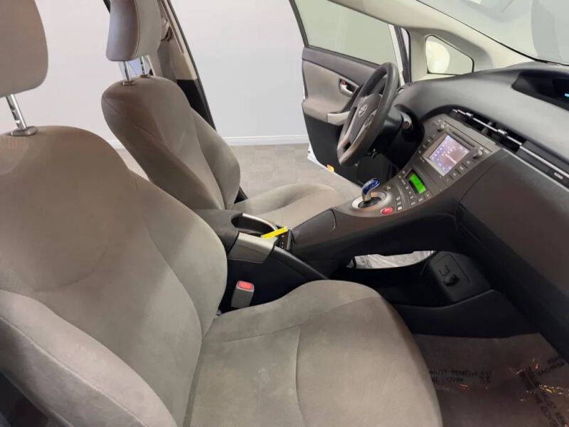 Vehicle image 56 of 58