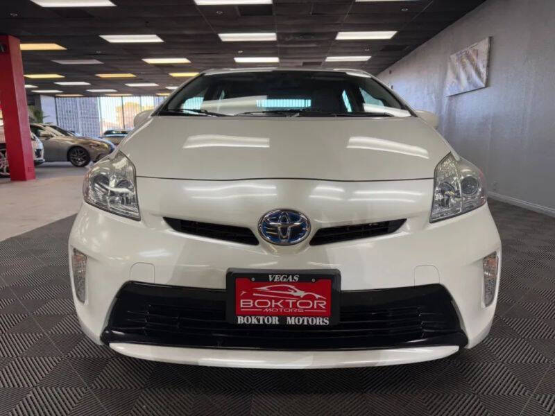 Vehicle image 4 of 58