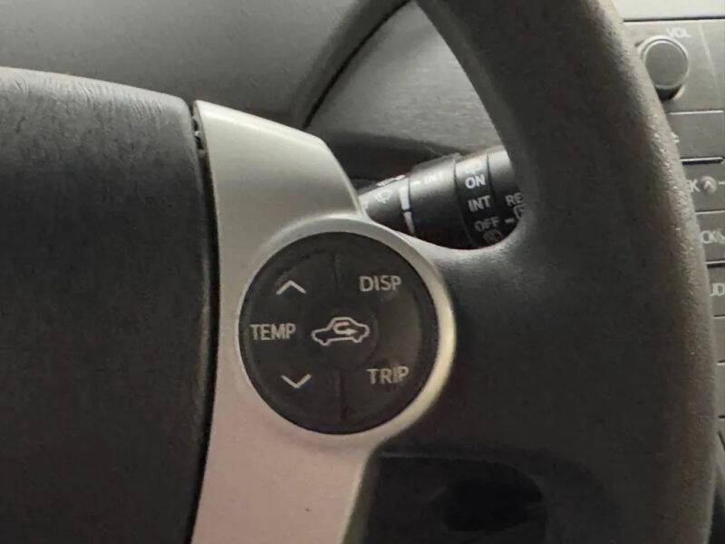 Vehicle image 28 of 58