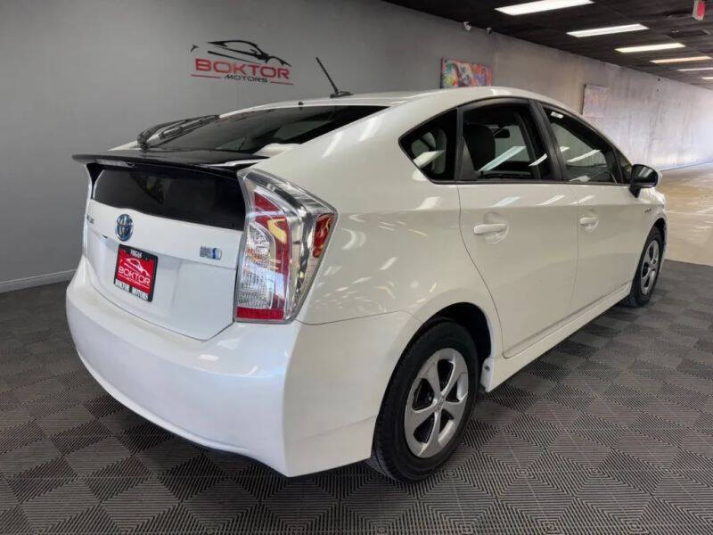 Vehicle image 10 of 58