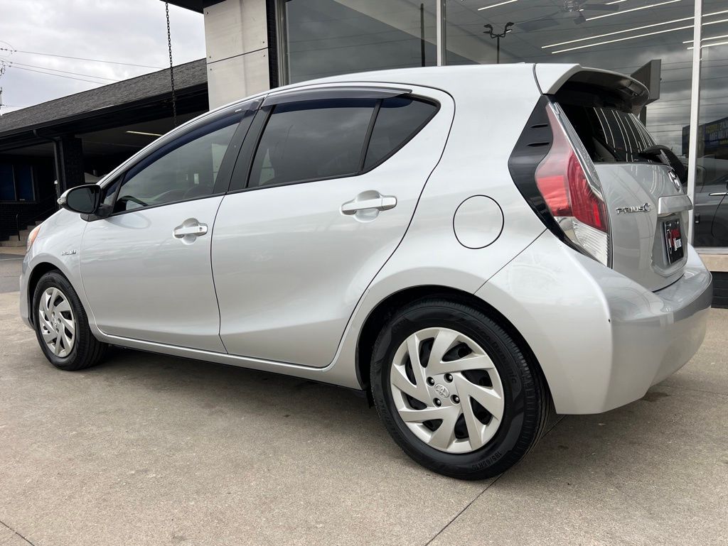 Vehicle image 10 of 46
