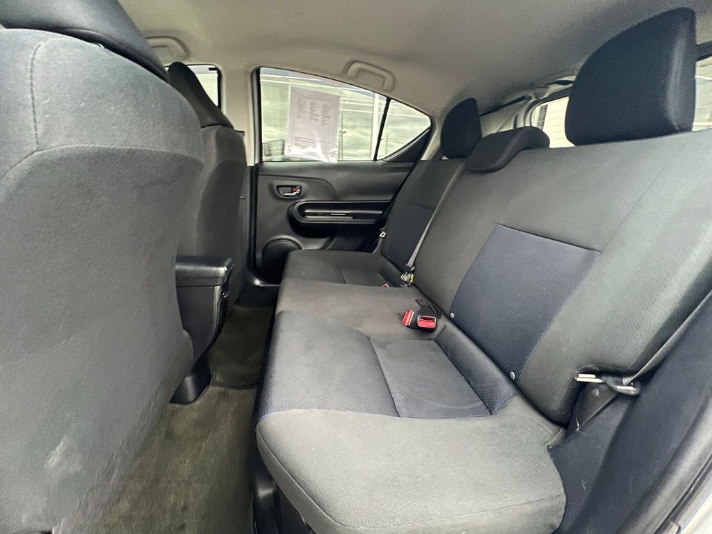 Vehicle image 18 of 46