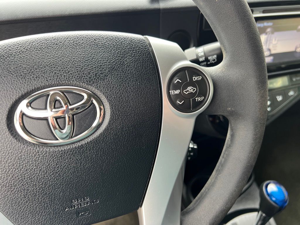 Vehicle image 34 of 46